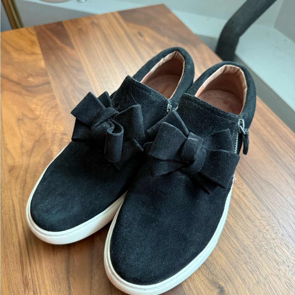 Gentle Souls by Kenneth Cole Black Suede Sneakers with Bows